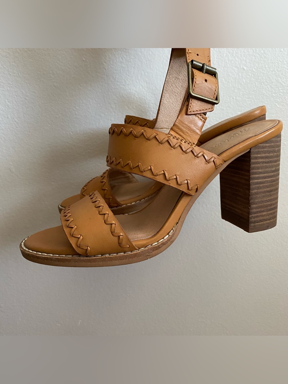Madewell Leather Neutral Block Heels Sandal Buckle Size 8.5 Tan Caramel Cognac - Picture 2 of 5